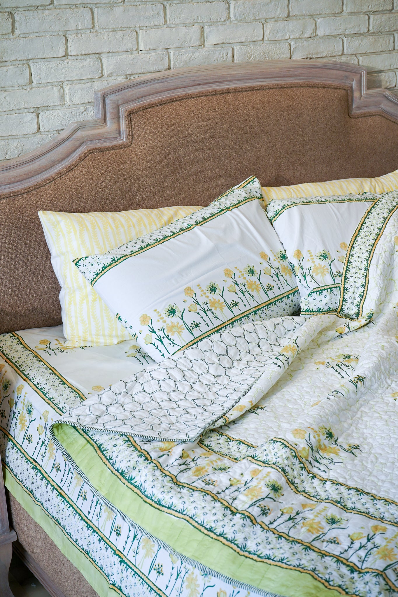 Green parrot and yellow blooming flowers mulmul quilt