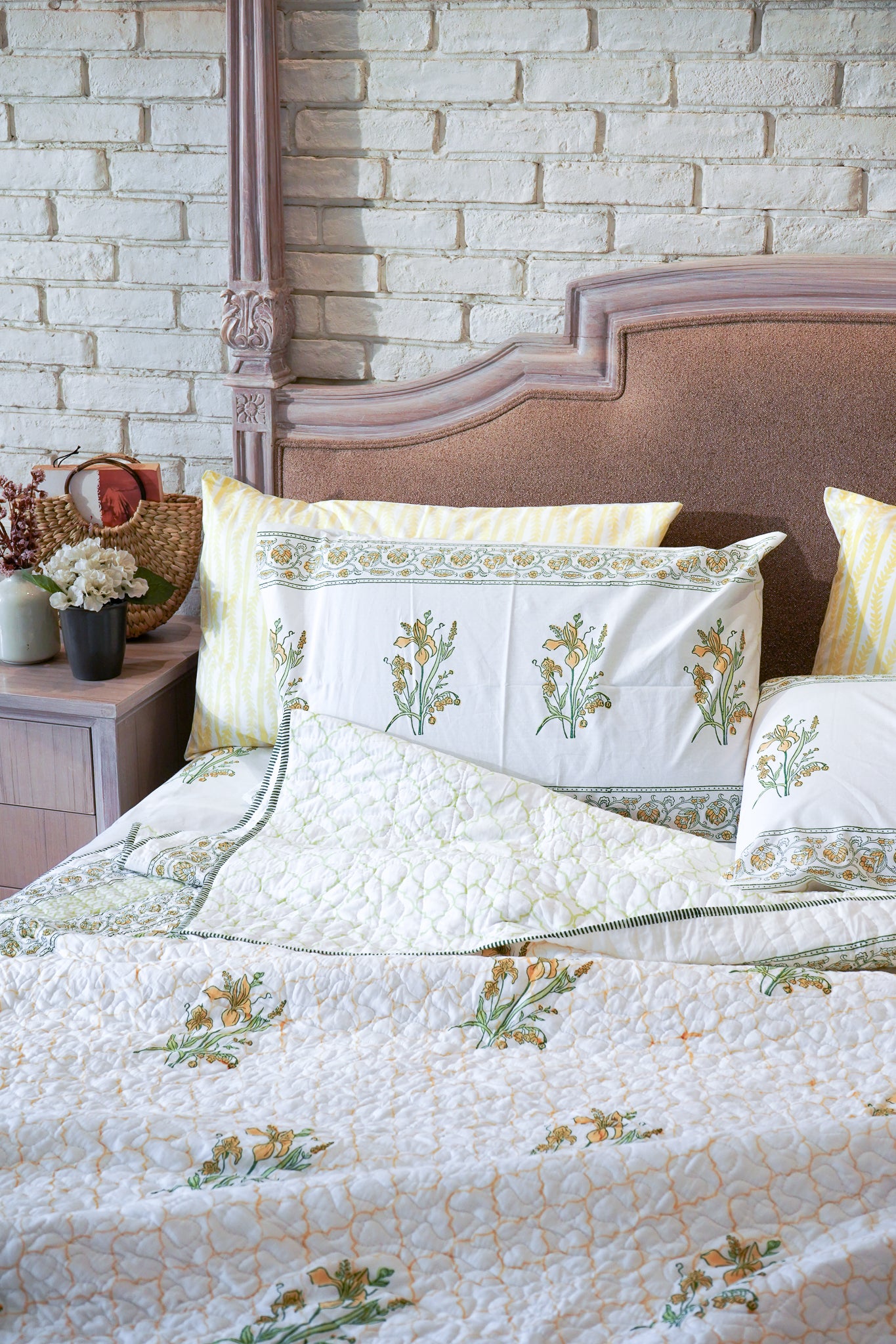 Green parrot and yellow ek phool mulmul quilt