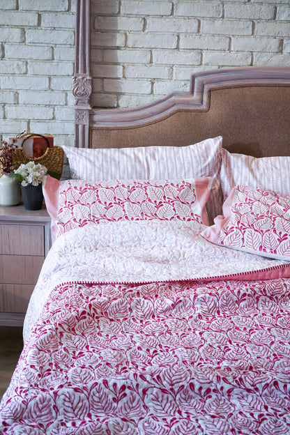 Magenta and pink 2 colour matching motif mulmul quilt