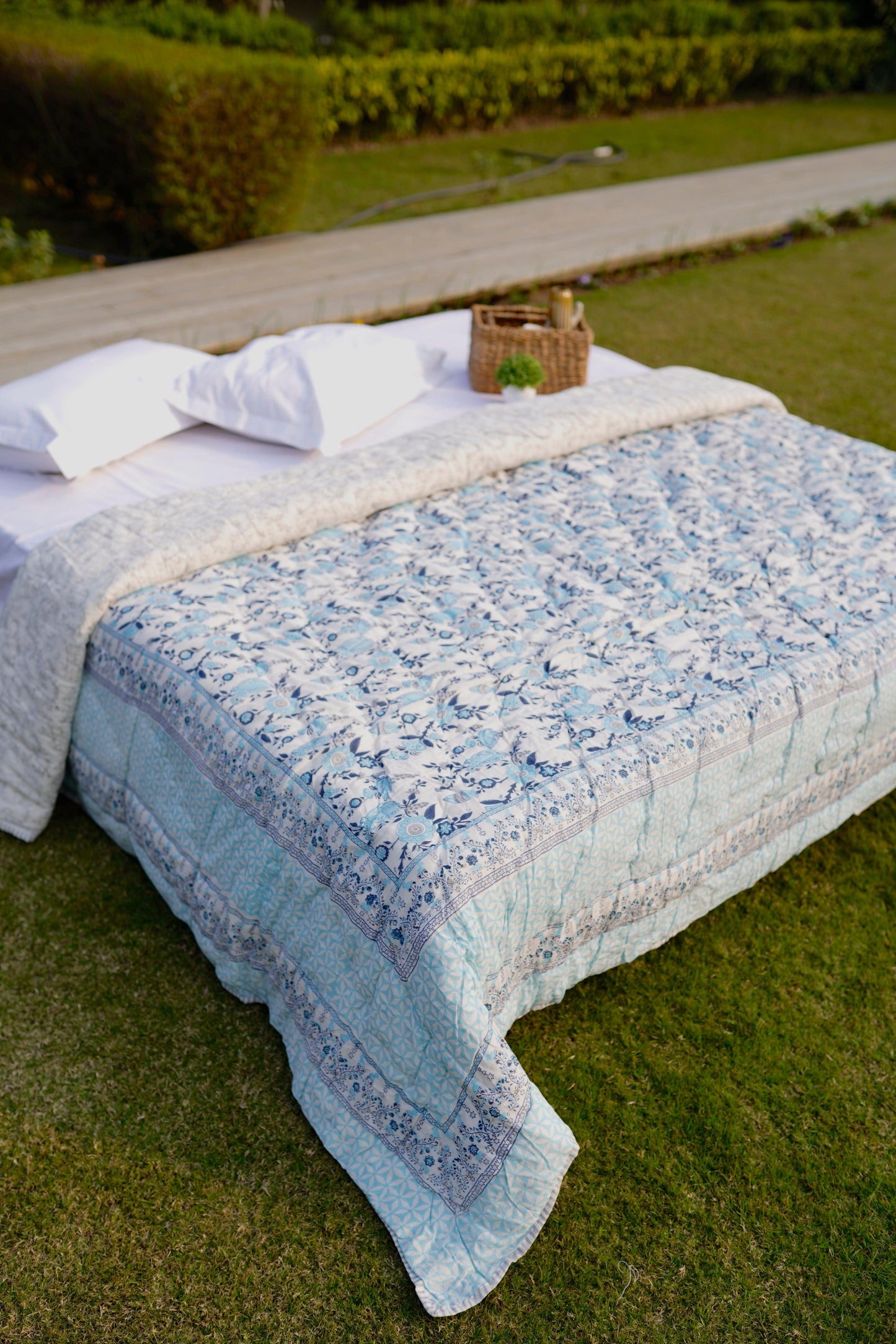 Blue and grey phal aur phool mulmul quilt - NAMYA LIVING